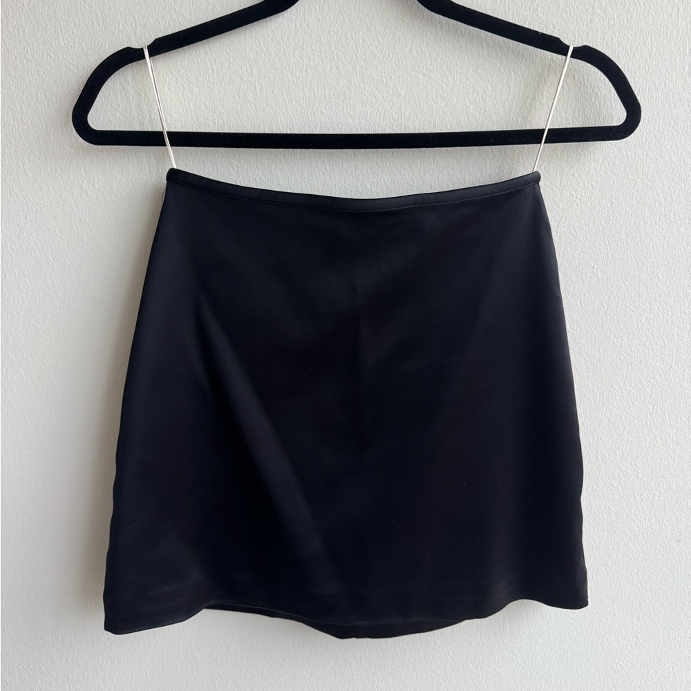 Aritzia Wilfred Classic Satin Mini Skirt Size 2